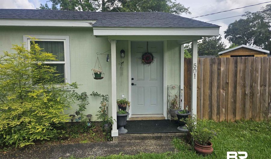 501 W Magnolia St, Bay Minette, AL 36507 - 2 Beds, 2 Bath