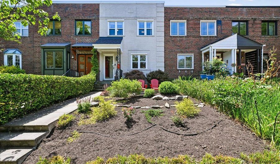 533 E LURAY Ave, Alexandria, VA 22301 - 3 Beds, 2 Bath