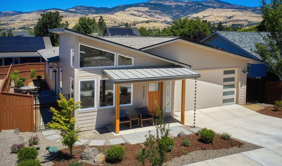 1221 Kirk, Ashland, OR 97520 - 3 Beds, 2 Bath