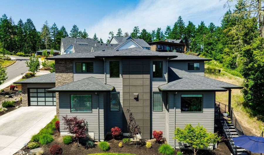 967 S 66TH Pl, Springfield, OR 97478 - 4 Beds, 3 Bath