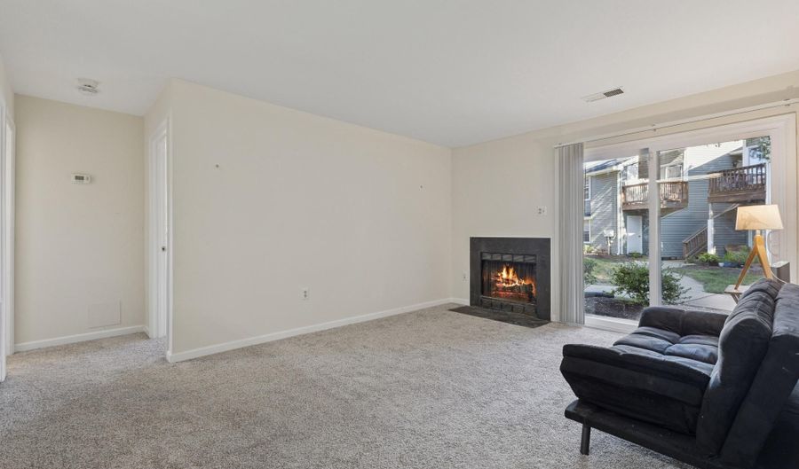 8629 BEEKMAN Pl, Alexandria, VA 22309 - 1 Beds, 1 Bath