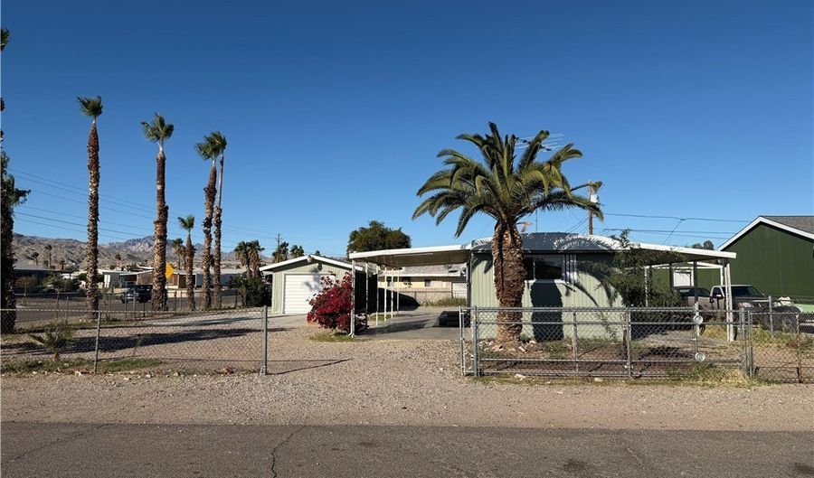 1001 Holly St, Bullhead City, AZ 86442 - 3 Beds, 2 Bath