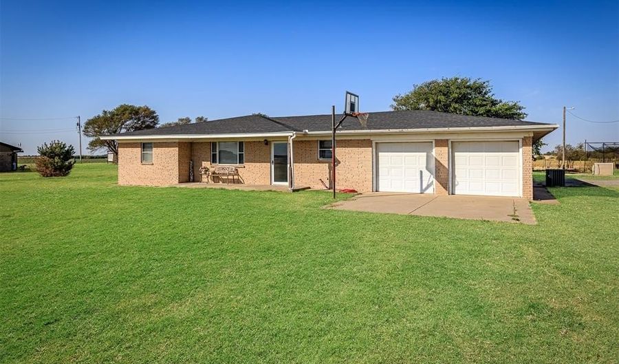 15861 S County Road 202, Altus, OK 73521 - 3 Beds, 2 Bath