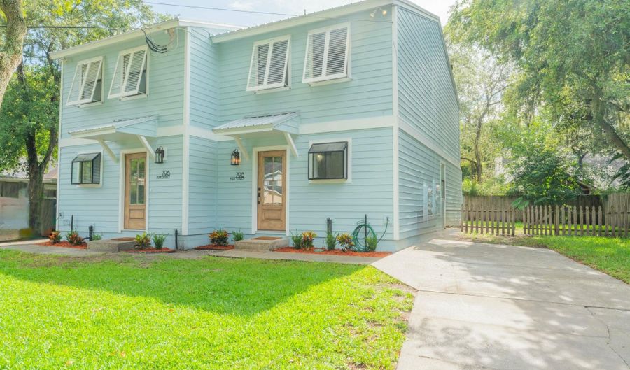 798 MAIN St, Atlantic Beach, FL 32233 - 2 Beds, 2 Bath