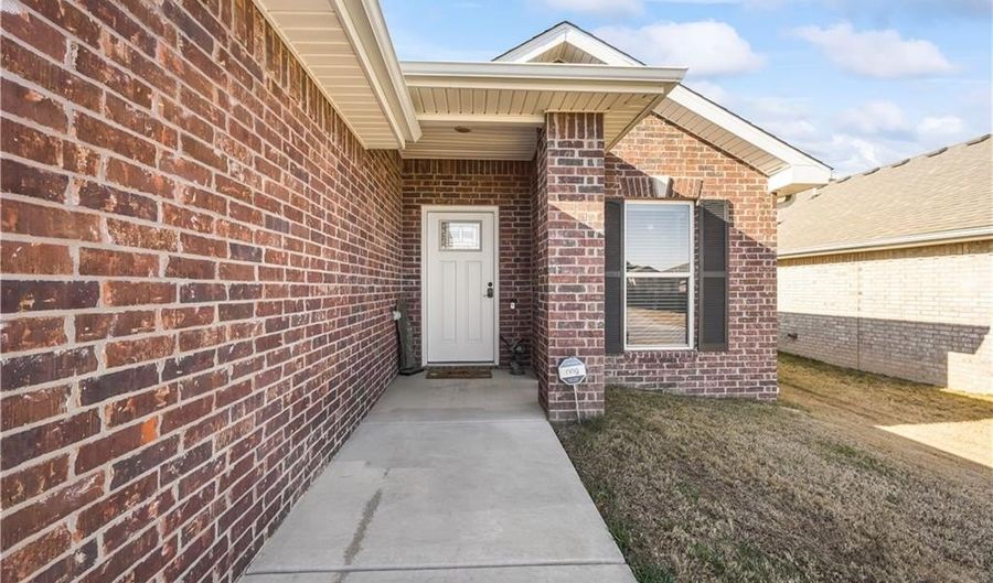 6007 NW Ettie May St, Bentonville, AR 72713 - 3 Beds, 2 Bath