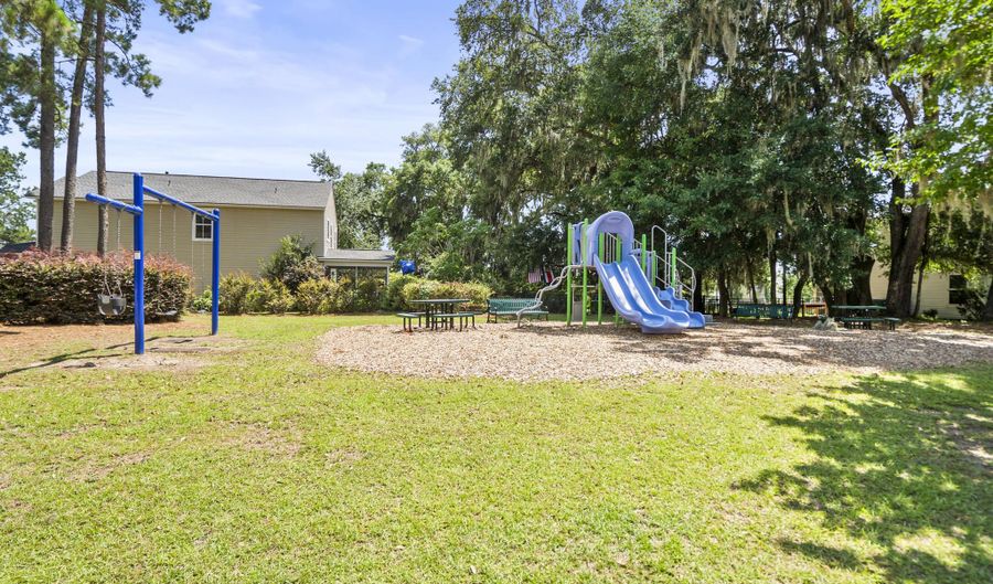 14 Catawba Way, Beaufort, SC 29906 - 5 Beds, 3 Bath