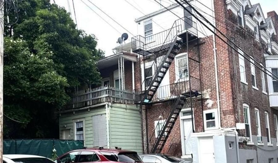 123 N 11th St, Allentown, PA 18102 - 2 Beds, 1 Bath