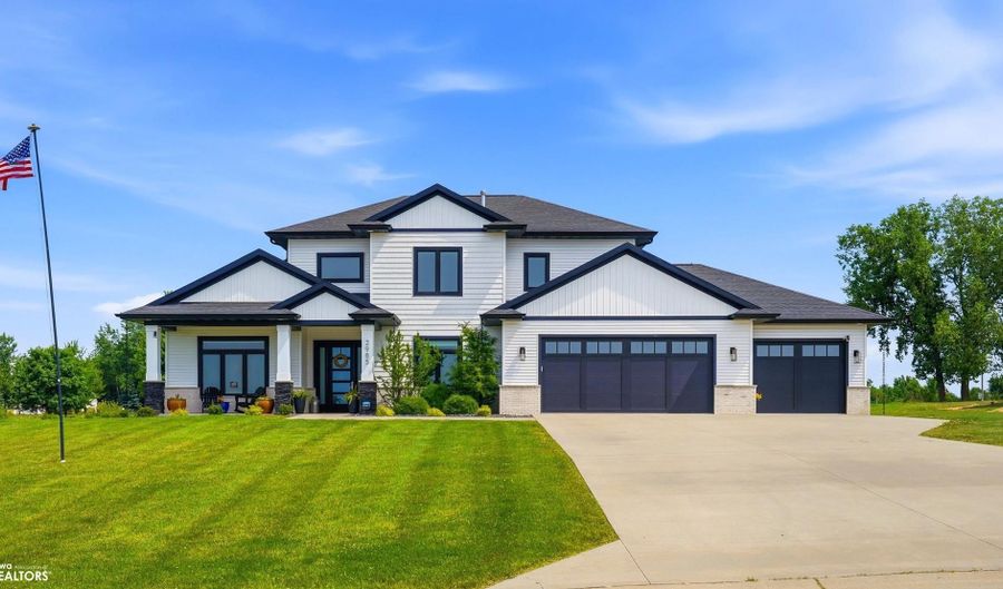 2985 127Th Dr, Amana, IA 52203 - 6 Beds, 5 Bath