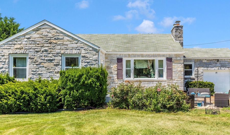 15 MAPLE Ave, Boonsboro, MD 21713 - 4 Beds, 3 Bath