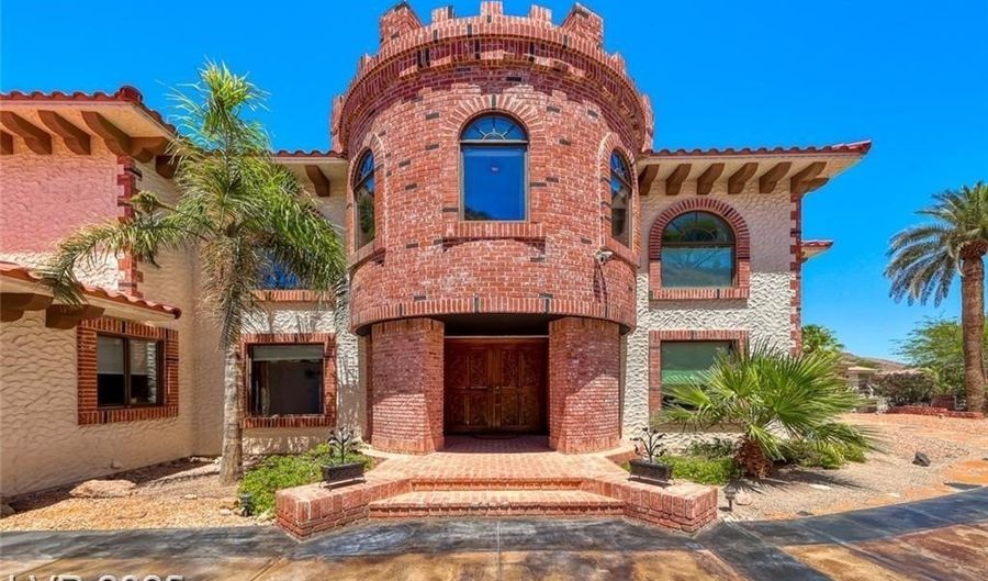 220 Hallett Cv, Boulder City, NV 89005 - 4 Beds, 5 Bath