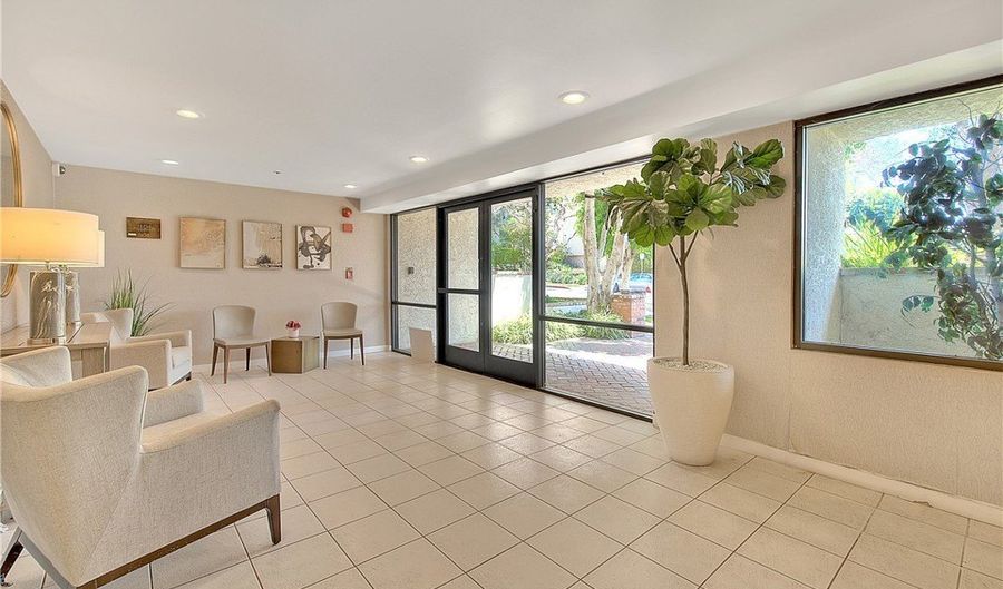 1663 Veteran Ave 206, Los Angeles, CA 90024 - 2 Beds, 2 Bath