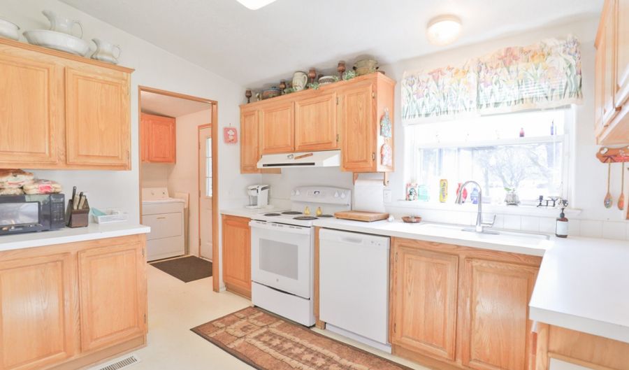87676 TERRITORIAL Hwy, Veneta, OR 97487 - 3 Beds, 2 Bath