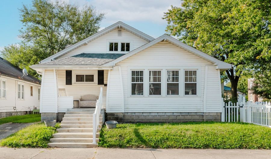 209 W Broadway St, Alexandria, IN 46001 - 2 Beds, 1 Bath