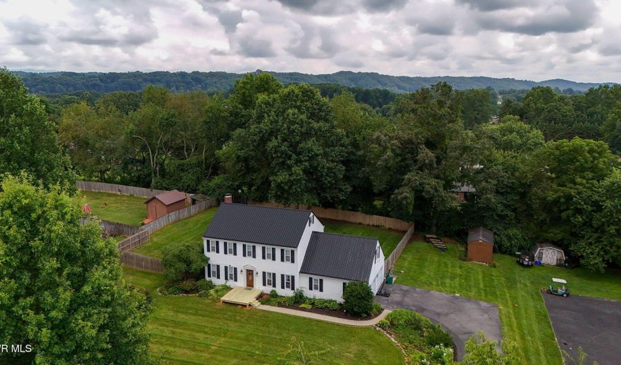 20004 Avondale Rd, Abingdon, VA 24211 - 5 Beds, 3 Bath