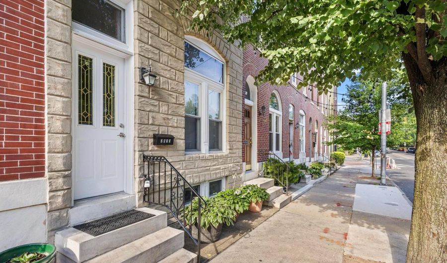 2913 E BALTIMORE St, Baltimore, MD 21224 - 5 Beds, 4 Bath