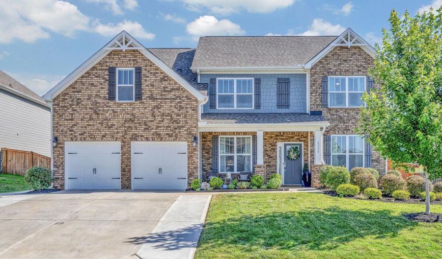 6055 Thicket Ln, Boiling Springs, SC 29316 - 5 Beds, 4 Bath
