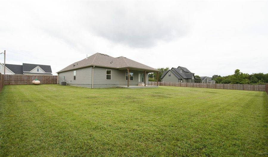8 McDole Ln, Bella Vista, AR 72715 - 3 Beds, 2 Bath