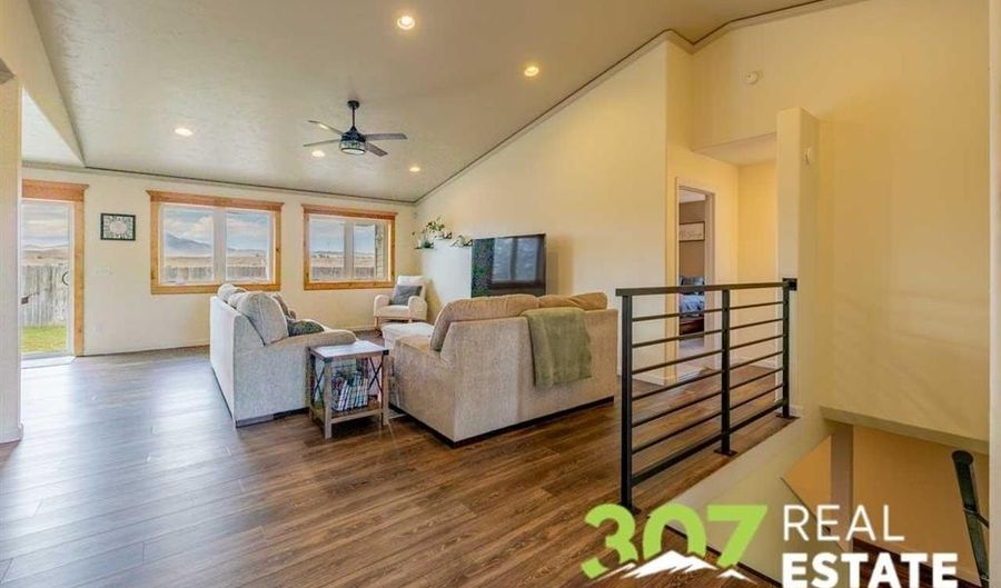 2929 E Ave, Cody, WY 82414 - 4 Beds, 3 Bath