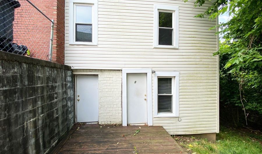 71 W Washington, Athens, OH 45701 - 7 Beds, 0 Bath