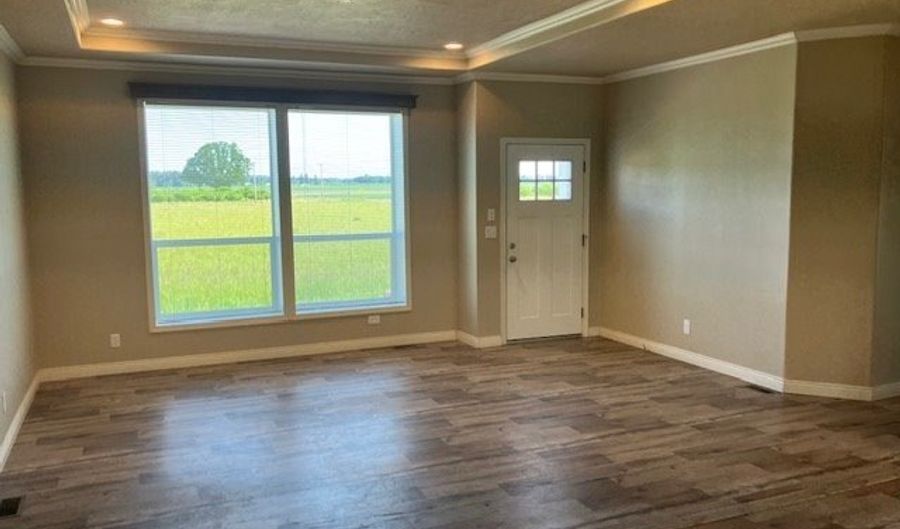 22412 Double Delight Ln, Aurora, OR 97002 - 4 Beds, 2 Bath