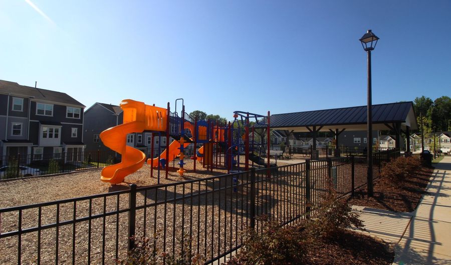 1705 Barrett Run Trl, Apex, NC 27502 - 3 Beds, 4 Bath