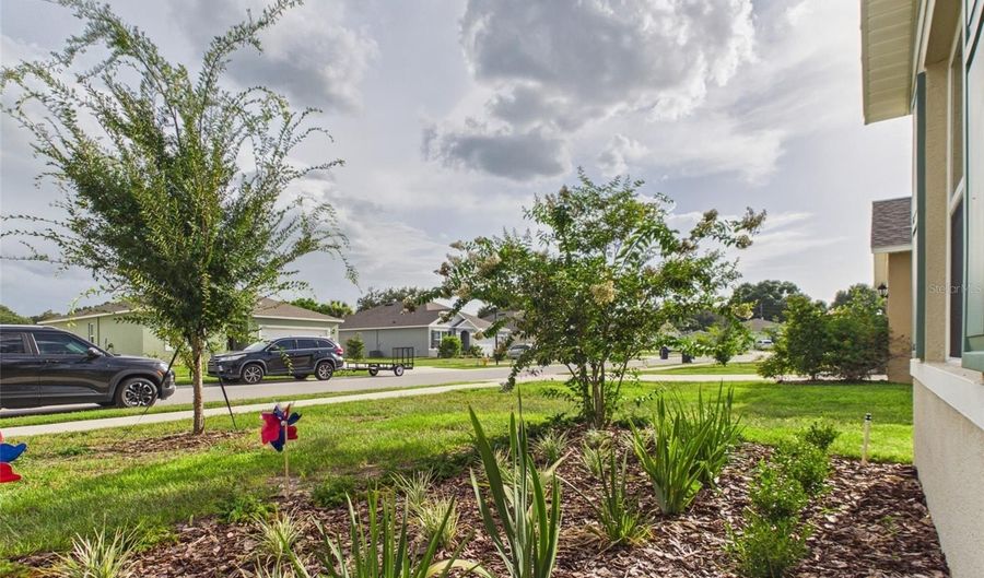 804 AUBURN GROVE Ct, Auburndale, FL 33823 - 4 Beds, 2 Bath