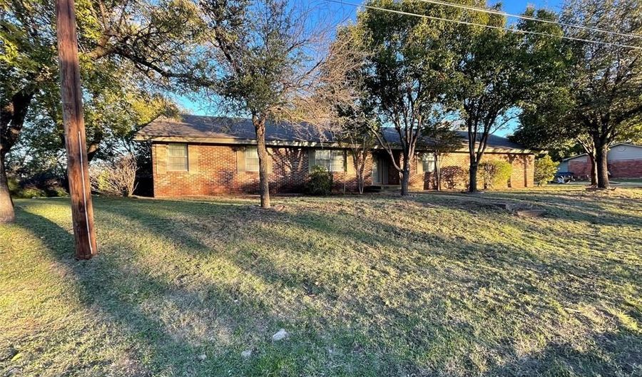 8617 N US Highway 283, Albany, TX 76430 - 3 Beds, 2 Bath