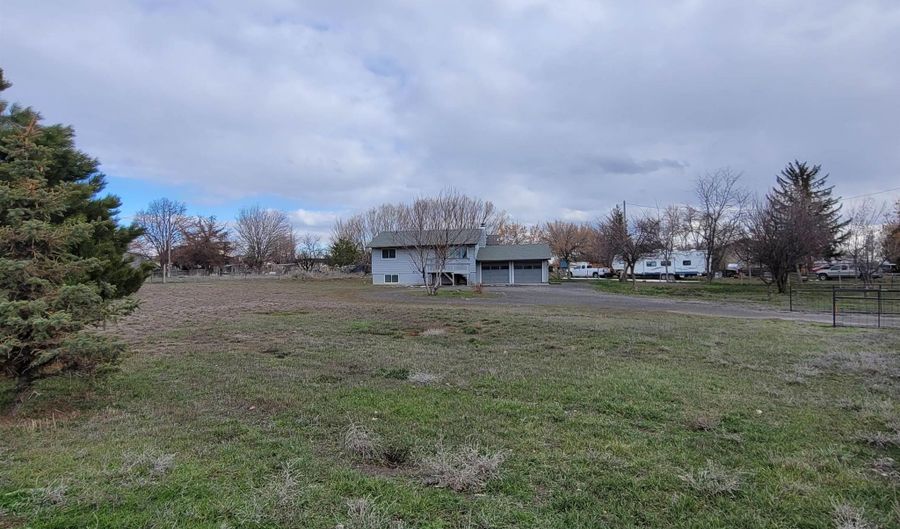 28 S Overman Dr, Jerome, ID 83338 - 4 Beds, 2 Bath