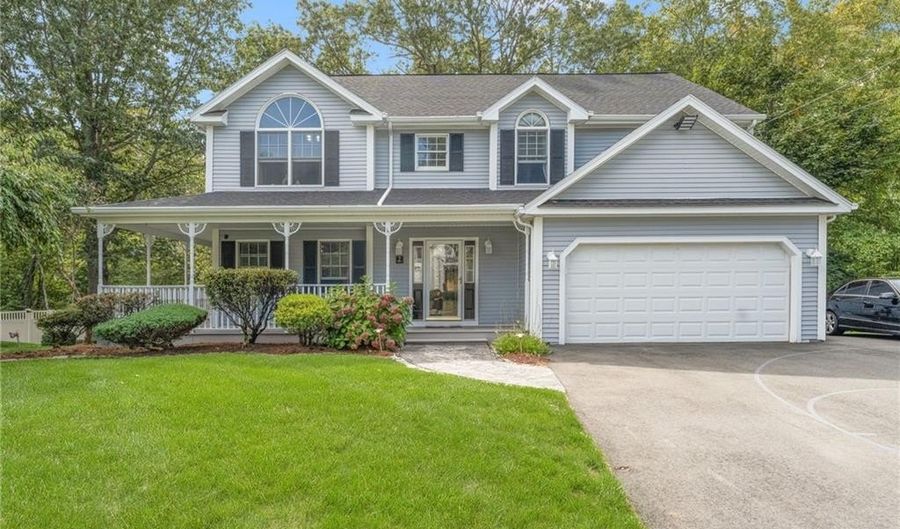 7 Cathedral Ct, Cumberland, RI 02864 - 5 Beds, 4 Bath