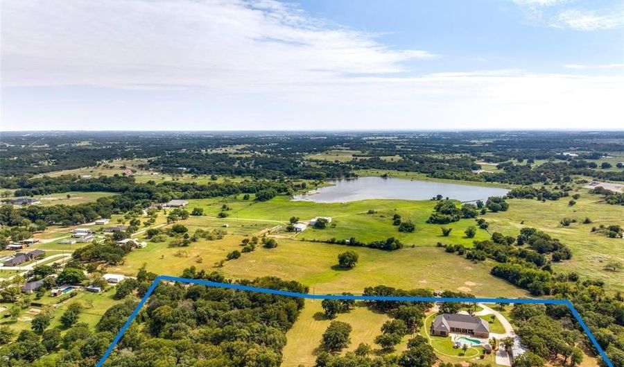 262 Private Road 1494, Alvord, TX 76225 - 3 Beds, 4 Bath