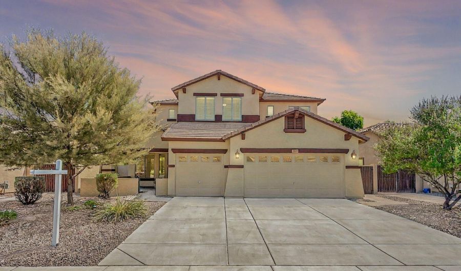 2047 E CAROB Dr, Chandler, AZ 85286 - 5 Beds, 3 Bath