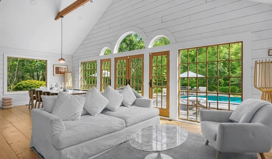 117 Squaw Rd, East Hampton, NY 11937 - 4 Beds, 2 Bath