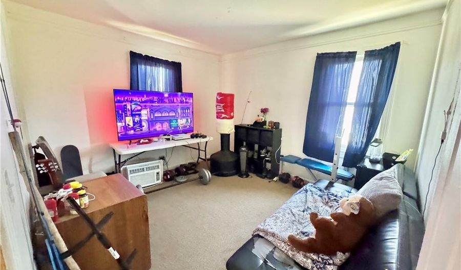 569 Broadway St, Austin, IN 47102 - 2 Beds, 1 Bath
