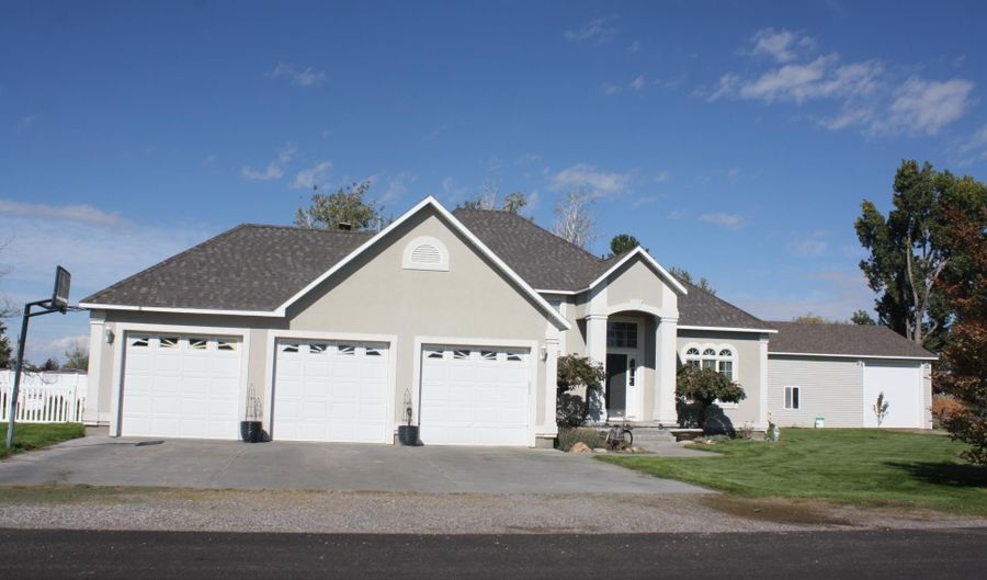 404 W 280 N, Blackfoot, ID 83221 - 4 Beds, 4 Bath