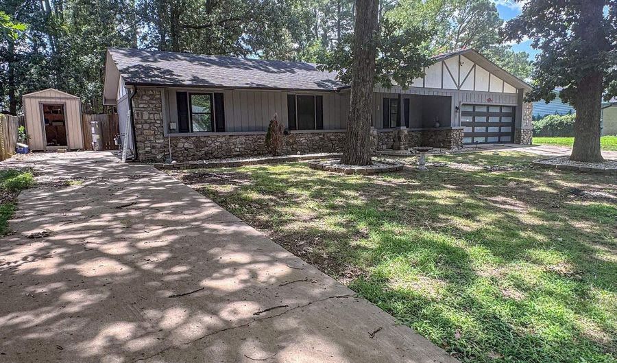 2407 Brookwood St, Benton, AR 72015 - 3 Beds, 2 Bath