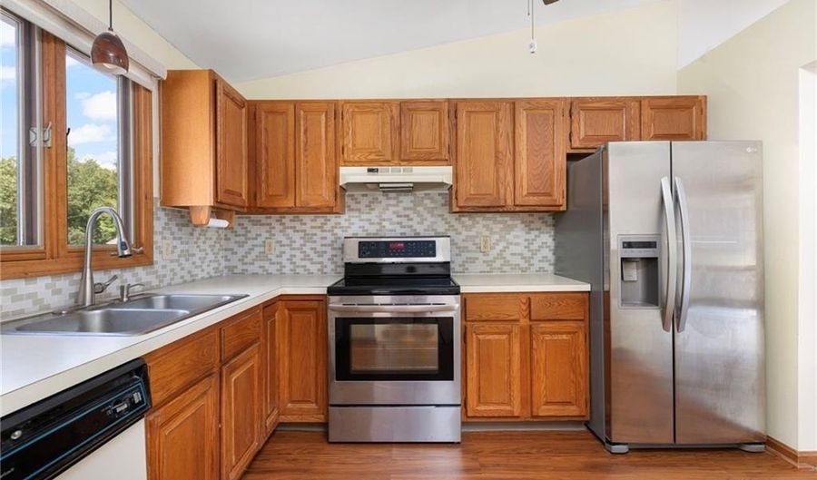 29 Teakwood Dr W, Coventry, RI 02816 - 3 Beds, 2 Bath