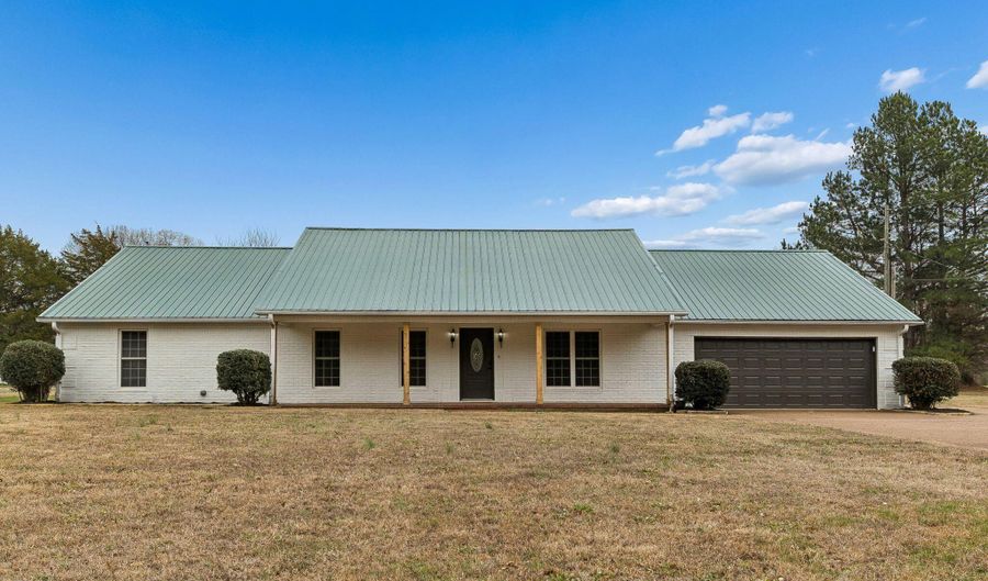 123 Walnut Hill Rd, Bells, TN 38006 - 4 Beds, 4 Bath