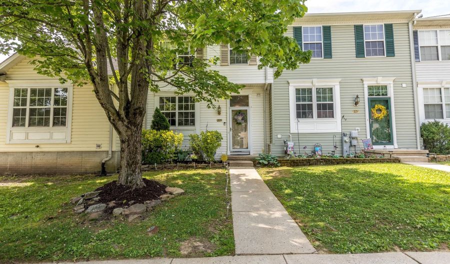 225 WOODLAND GREEN Way, Aberdeen, MD 21001 - 3 Beds, 4 Bath