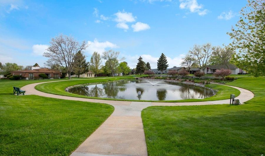 47 Curtis Ct, Broomfield, CO 80020 - 2 Beds, 2 Bath