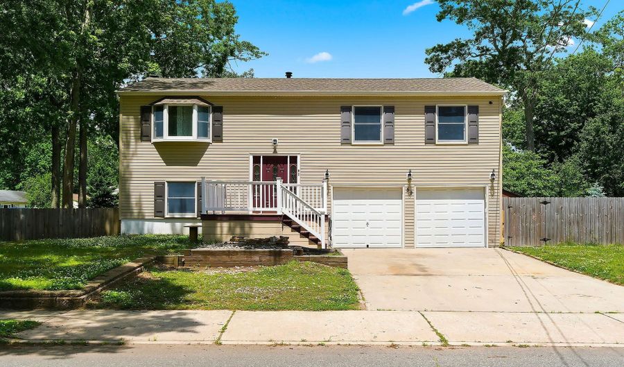 59 Park Ave, Bayville, NJ 08721 - 4 Beds, 3 Bath