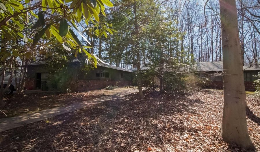 4313 WOODLARK Dr, Annandale, VA 22003 - 4 Beds, 3 Bath