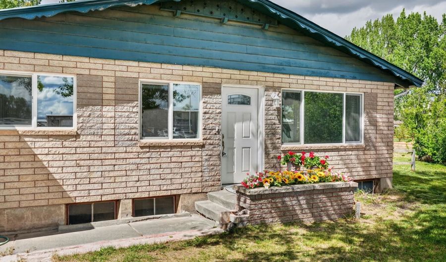 3795 E Sunnyside Rd, Ammon, ID 83406 - 4 Beds, 2 Bath