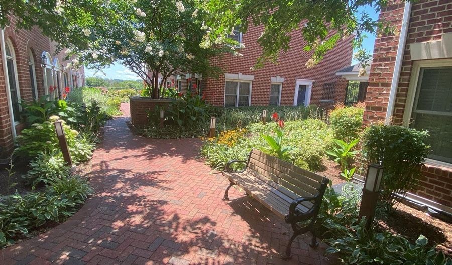 2256 S GARFIELD St 11, Arlington, VA 22206 - 3 Beds, 4 Bath