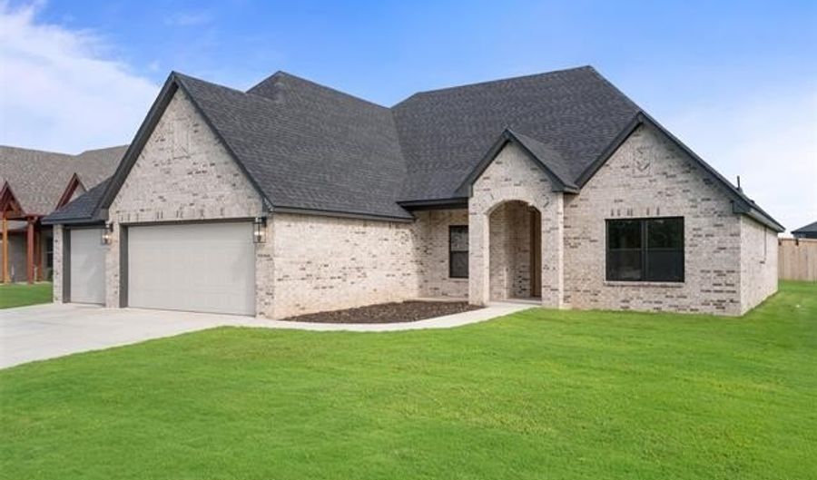 5822 Brandon Ct, Bartlesville, OK 74006 - 4 Beds, 3 Bath