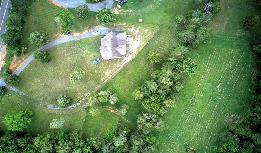 1699 Highway 140 NW, Adairsville, GA 30103 - 4 Beds, 4 Bath