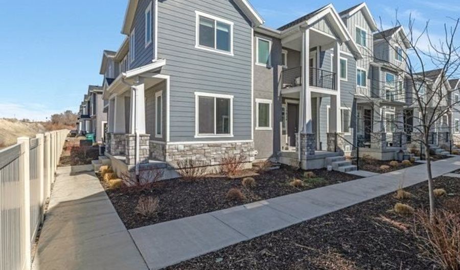 15022 S Wild Horse Way, Bluffdale, UT 84065 - 2 Beds, 3 Bath
