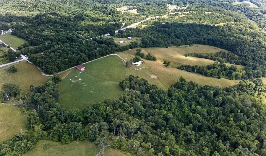 6575 Summer Shade Rd, Beaumont, KY 42124 - 2 Beds, 2 Bath