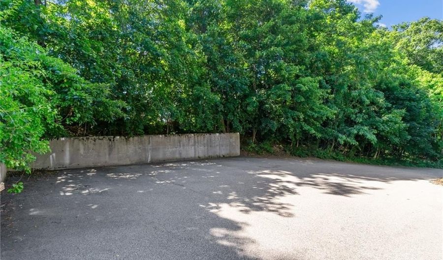 10 Glen Ave 2L, North Smithfield, RI 02896 - 2 Beds, 1 Bath