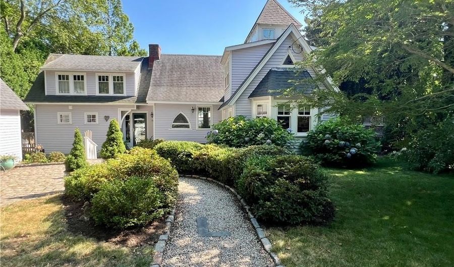 11 Harbor St, Jamestown, RI 02835 - 3 Beds, 3 Bath