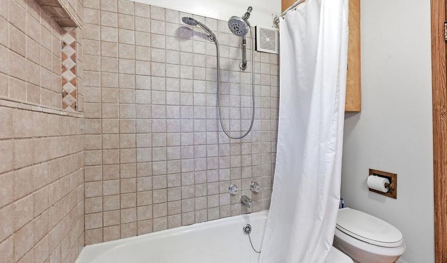 321 MILL St, Amherst, WI 54406 - 4 Beds, 1 Bath